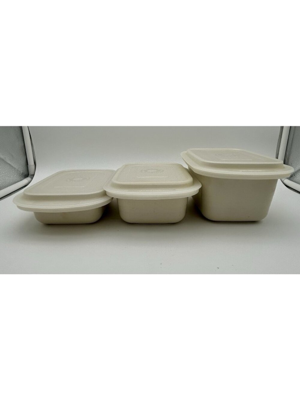 Tupperware Ultra 21 Lot-3 Dishes 1753 (2 Cup), 1752 (3 C), 1756 (1 Qt) Lids 1755